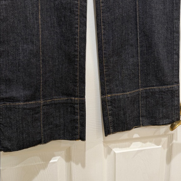 Zara - Picture 3 of 3